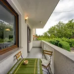 Cesar's Karst Estate Apartment