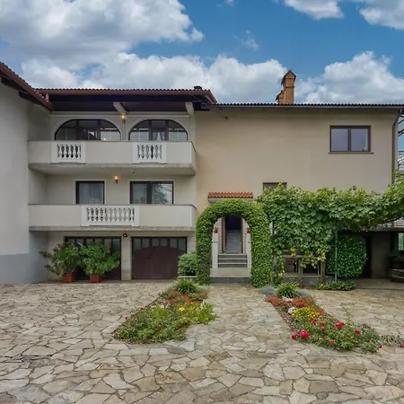 Appartement Cesar's Karst Estate *