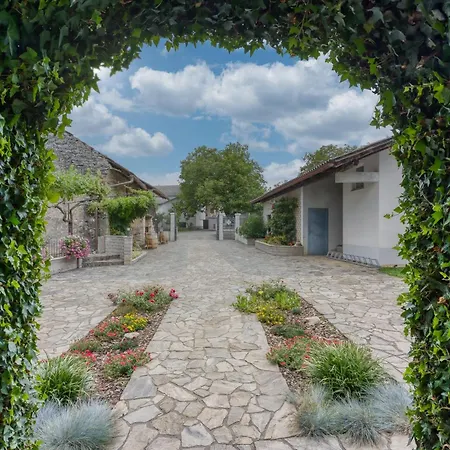 Cesar's Karst Estate Appartement