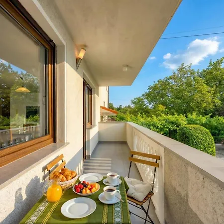 Cesar's Karst Estate Διαμέρισμα Sežana