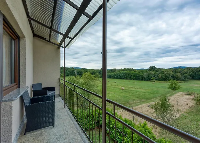 아파트 Cesar's Karst Estate *